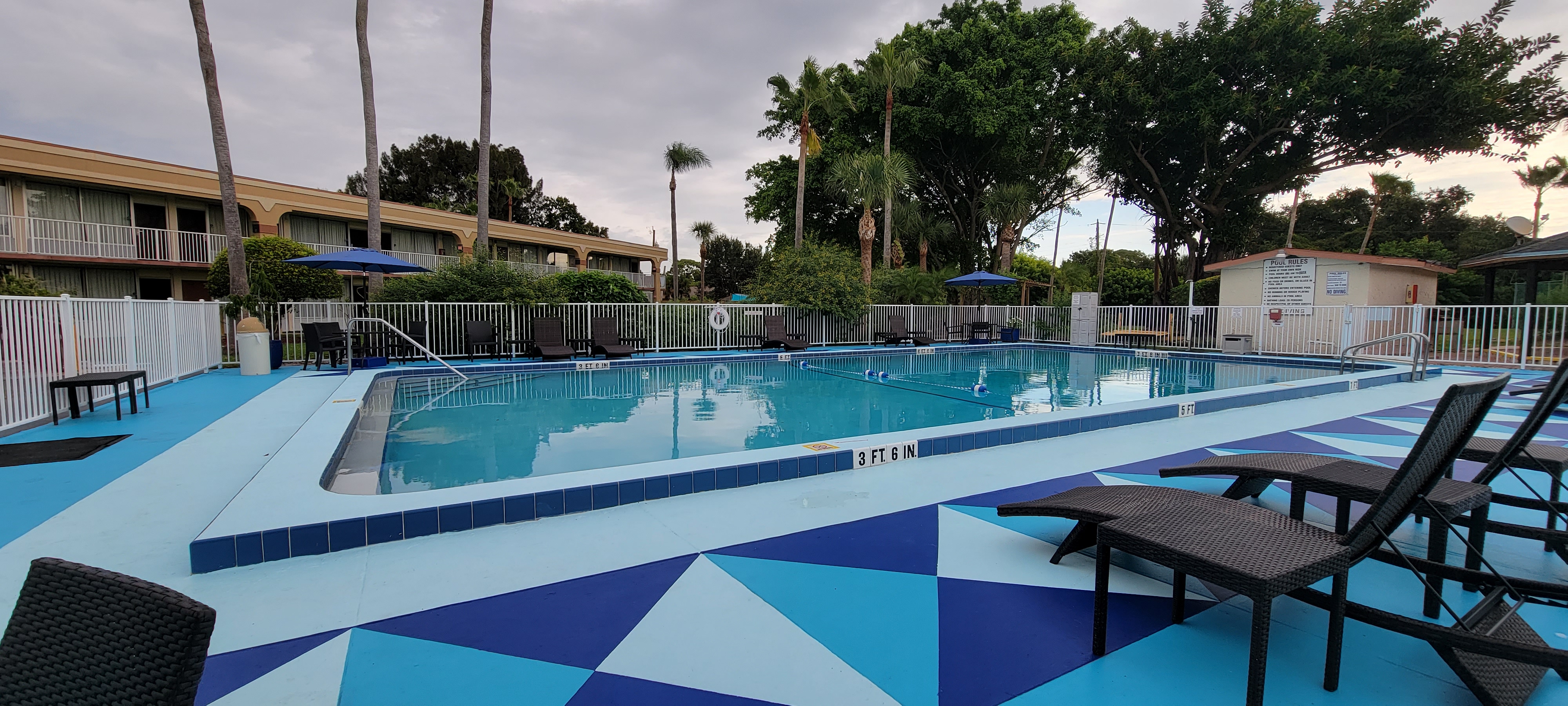 Poolside 