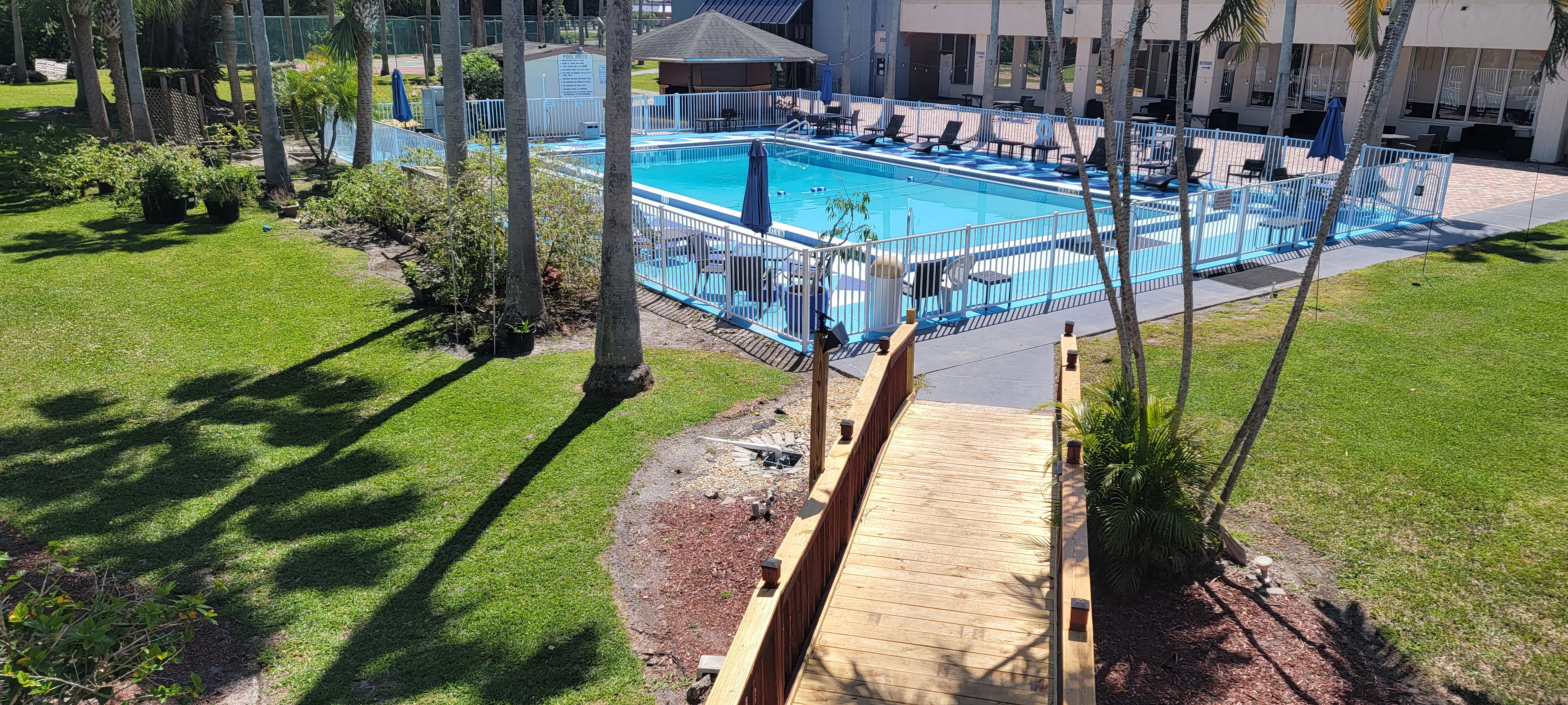 Poolside 2